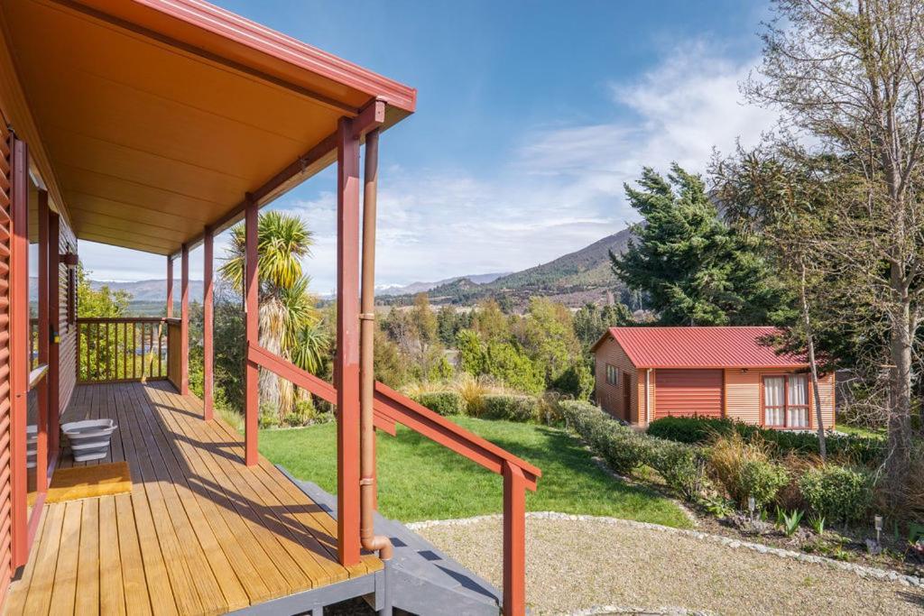 Korimako Ridge - Lake Hawea Holiday Home Екстериор снимка