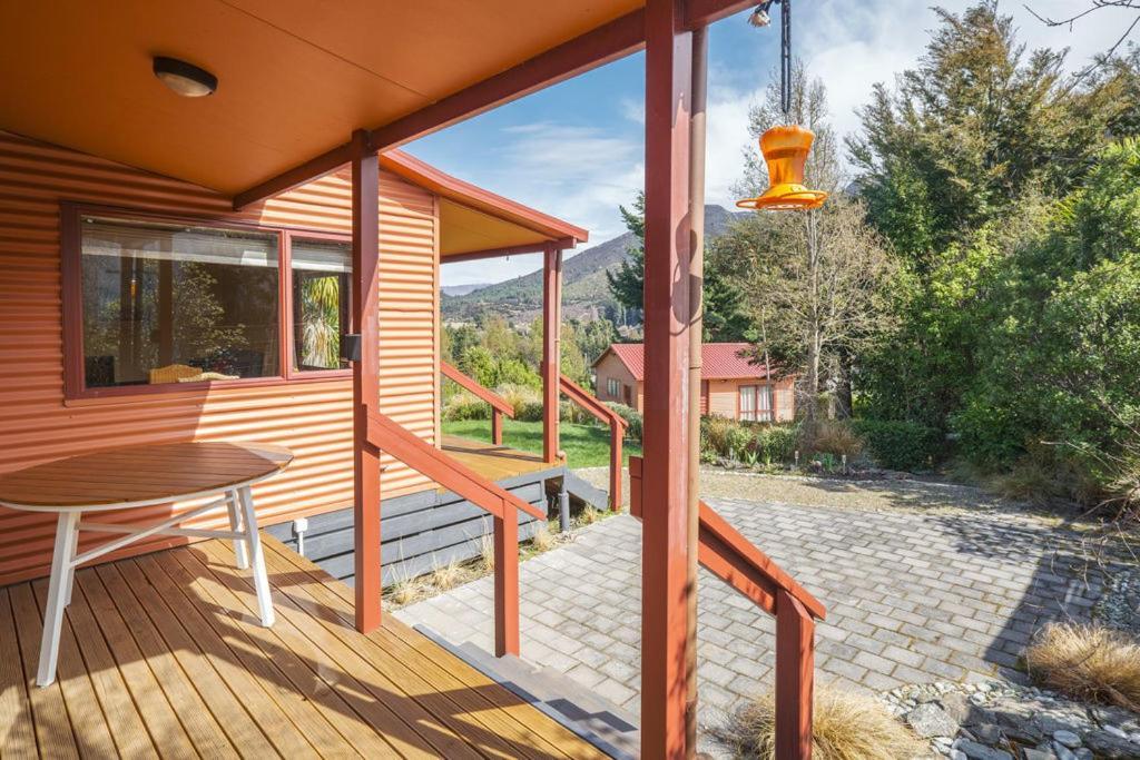 Korimako Ridge - Lake Hawea Holiday Home Екстериор снимка